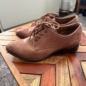 Sofft Tan Leather Loafers with Rounded Toe and Minimalist Design